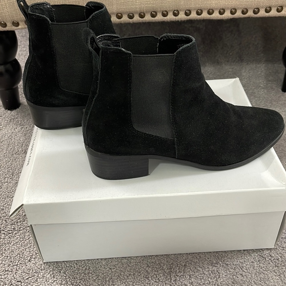 Black suede Steve Madden booties size 8.5 women’s worn but in great condition
